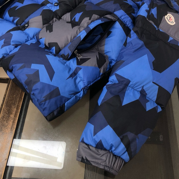 ハイクオリティダウンジャケット素材ディテール